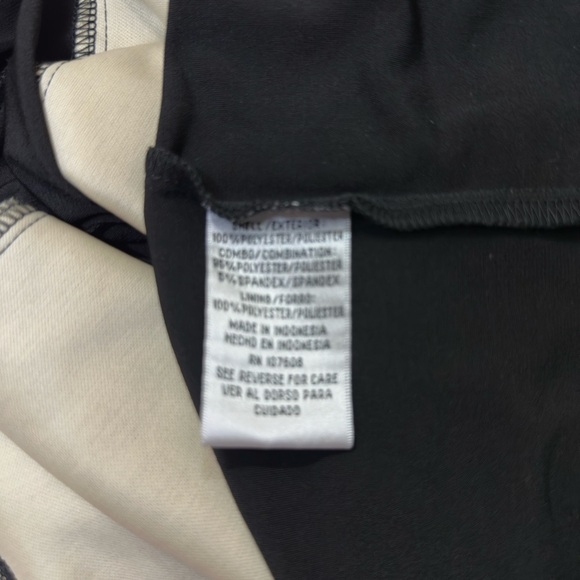 NWT Madison Leigh Black and Cream Lace Midi Dress - Picture 4 of 11